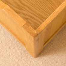 Load image into Gallery viewer, Roseland Oak Blanket Box