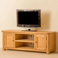 Load image into Gallery viewer, Roseland Oak 132cm TV Stand