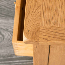 Load image into Gallery viewer, Surrey Oak 90cm TV Stand