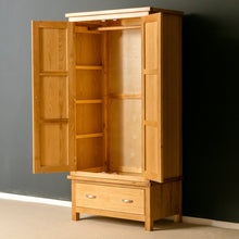 Load image into Gallery viewer, London Oak Bedroom Set - 2 over 4 Drawer Chest