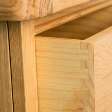 Load image into Gallery viewer, Hampshire Oak Lamp Table