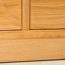 Load image into Gallery viewer, Hampshire Oak Corner TV Stand