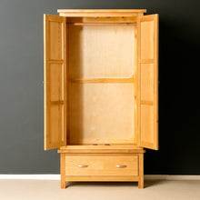 Load image into Gallery viewer, London Oak Bedroom Set -4 Drawer Chest
