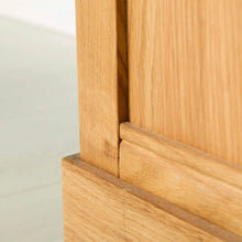 Load image into Gallery viewer, Hampshire Oak Blanket Box
