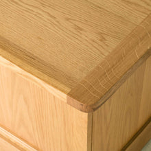 Load image into Gallery viewer, Hampshire Oak Blanket Box
