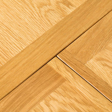 Load image into Gallery viewer, Hampshire Oak Small Extending Table
